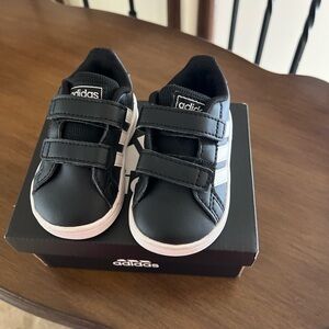 adidas unisex toddler Grand Court 1 Sneaker